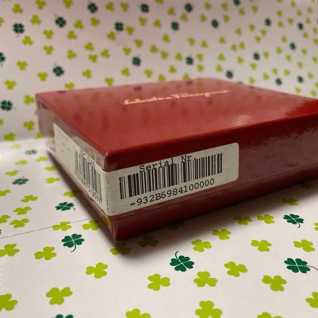 Salvatore Ferragamo ブラック二つ折り財布　フェラガモ