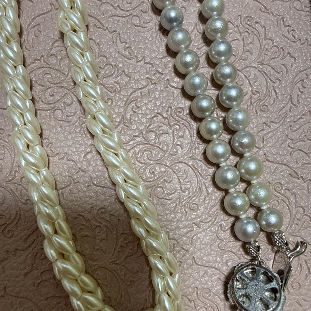 パールネックレス 花型シルバー留め具