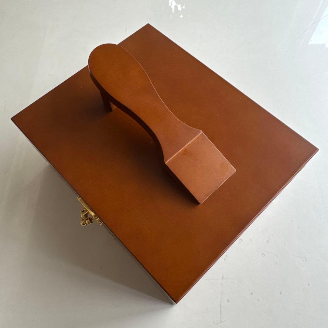 靴固定台付シューケアボックス