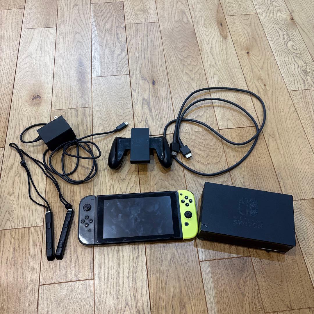 Nintendo Switch 黒/黄 本体 ACアダプター付き　ジャンク品