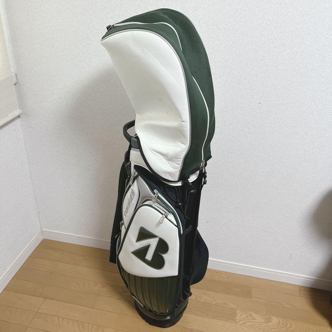 K129 TOUR B スタンド式キャディバッグ ネームプレート付き