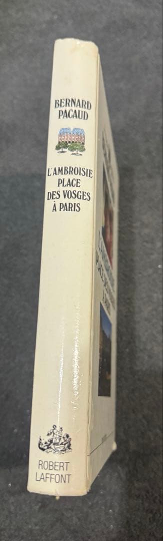 洋書 L'AMBOISIE PLACE DES VOSGES A PARIS