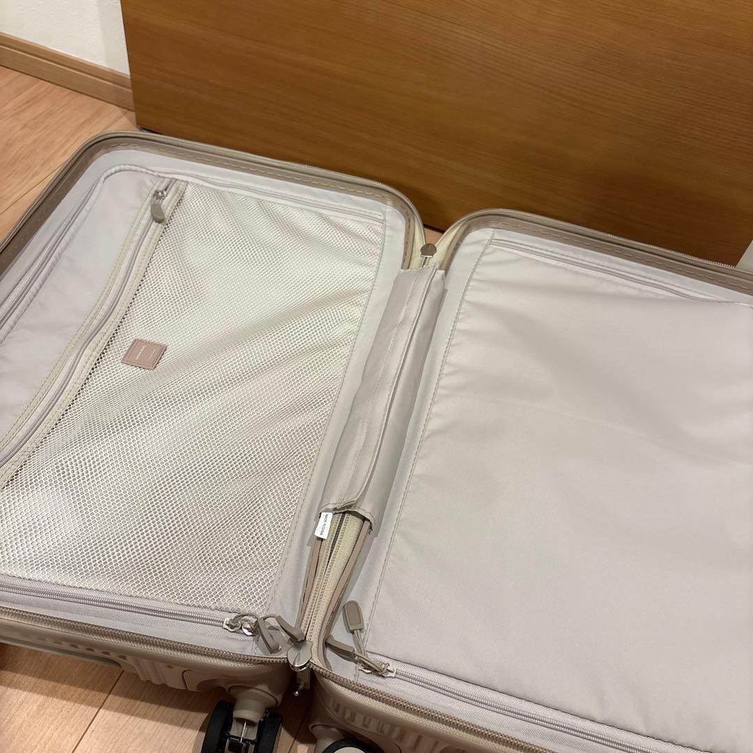 イノベーター　55L カフェラテ　スーツケース