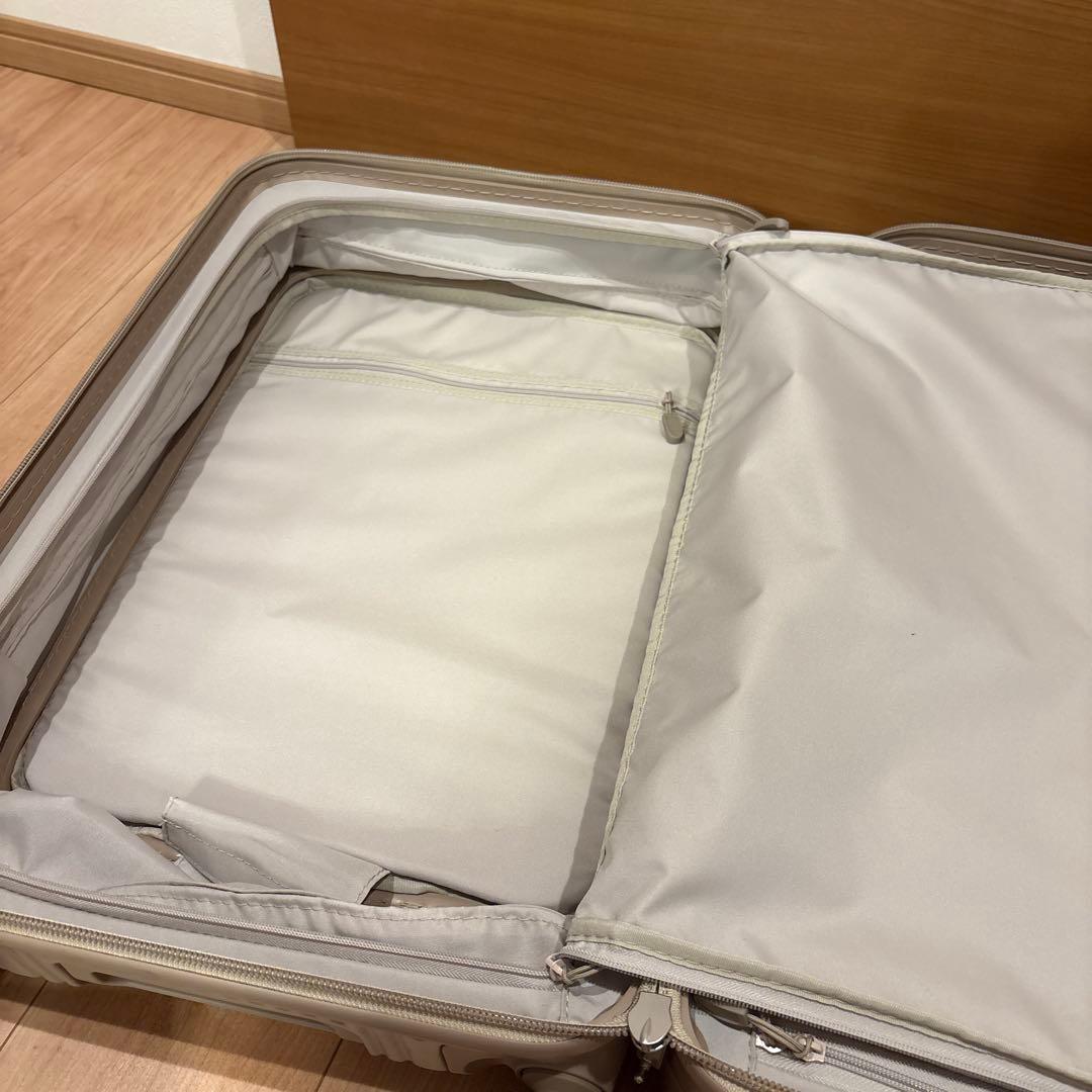 イノベーター　55L カフェラテ　スーツケース