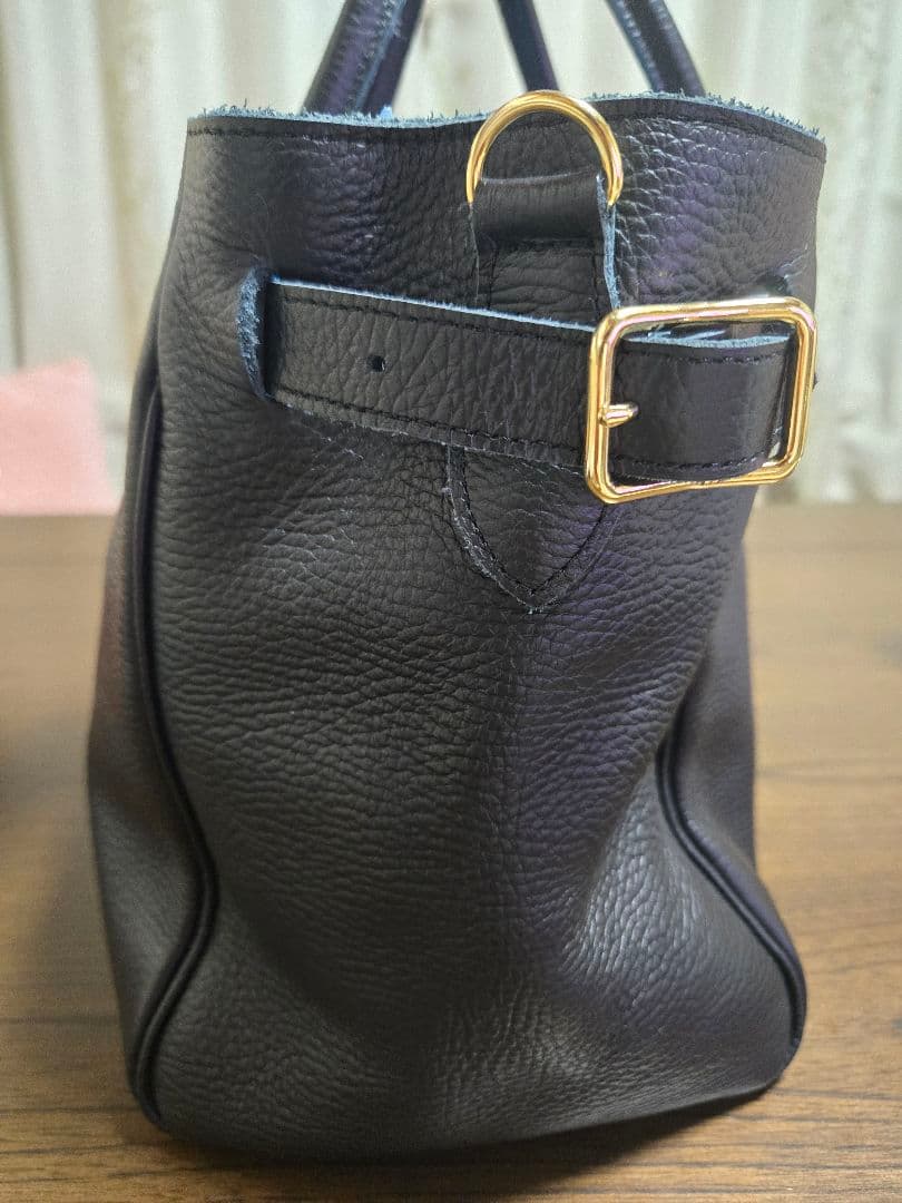 バッグ EMBOSSED LEATHER BELTED TOTE S 25AW