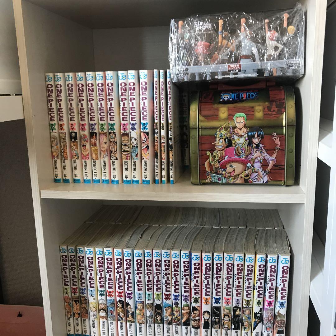 ONE PIECEの本1巻〜89巻+映画限定の本+フィギア付