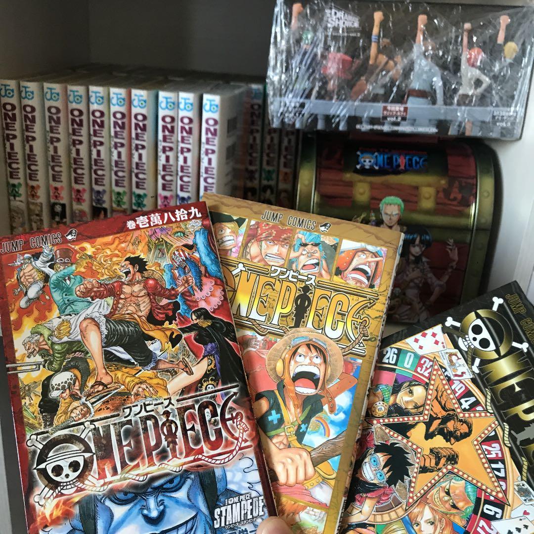 ONE PIECEの本1巻〜89巻+映画限定の本+フィギア付
