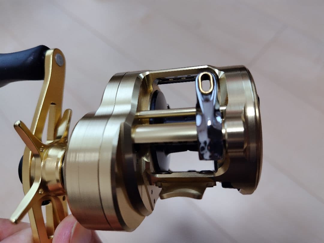 シマノ22カルカッタコンクエスト200XG　予備スプール付