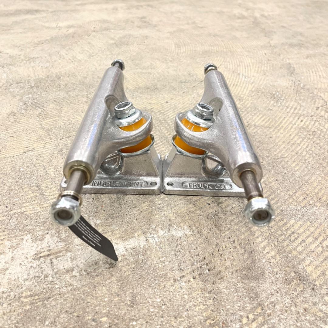 新品 INDEPENDENT トラック ST11 POLY 169 SILVER