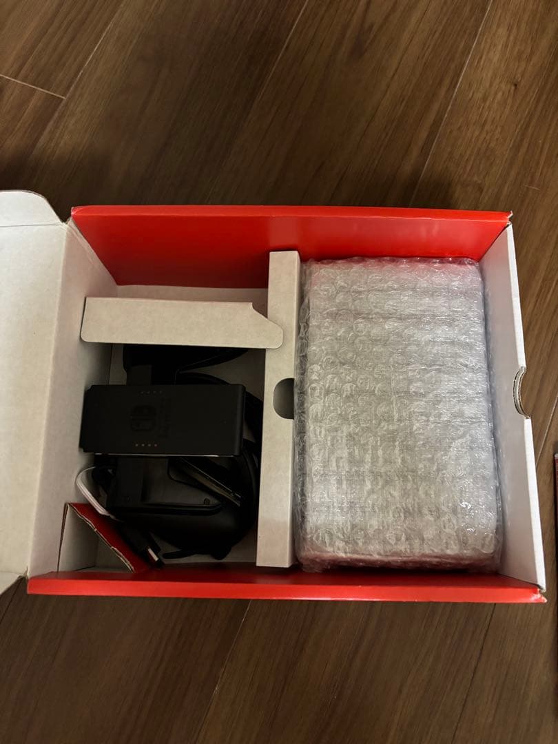 Nintendo Switch 本体 青赤ジョイコン付き　マリオカートカセット付