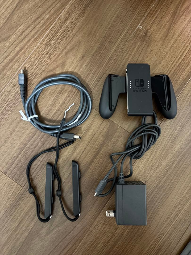 Nintendo Switch 本体 青赤ジョイコン付き　マリオカートカセット付