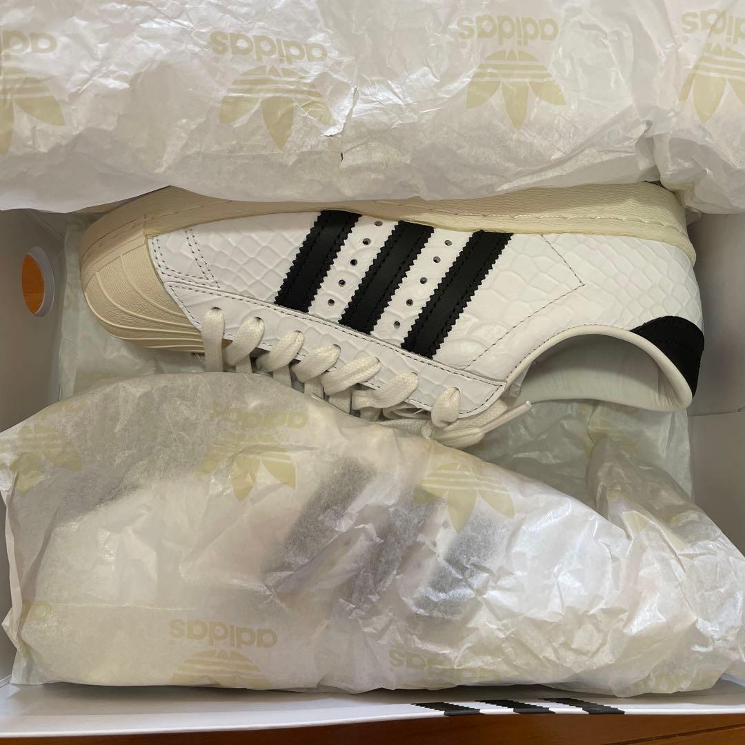 【新品未使用】22.5cm adidas HYKE スーパースター