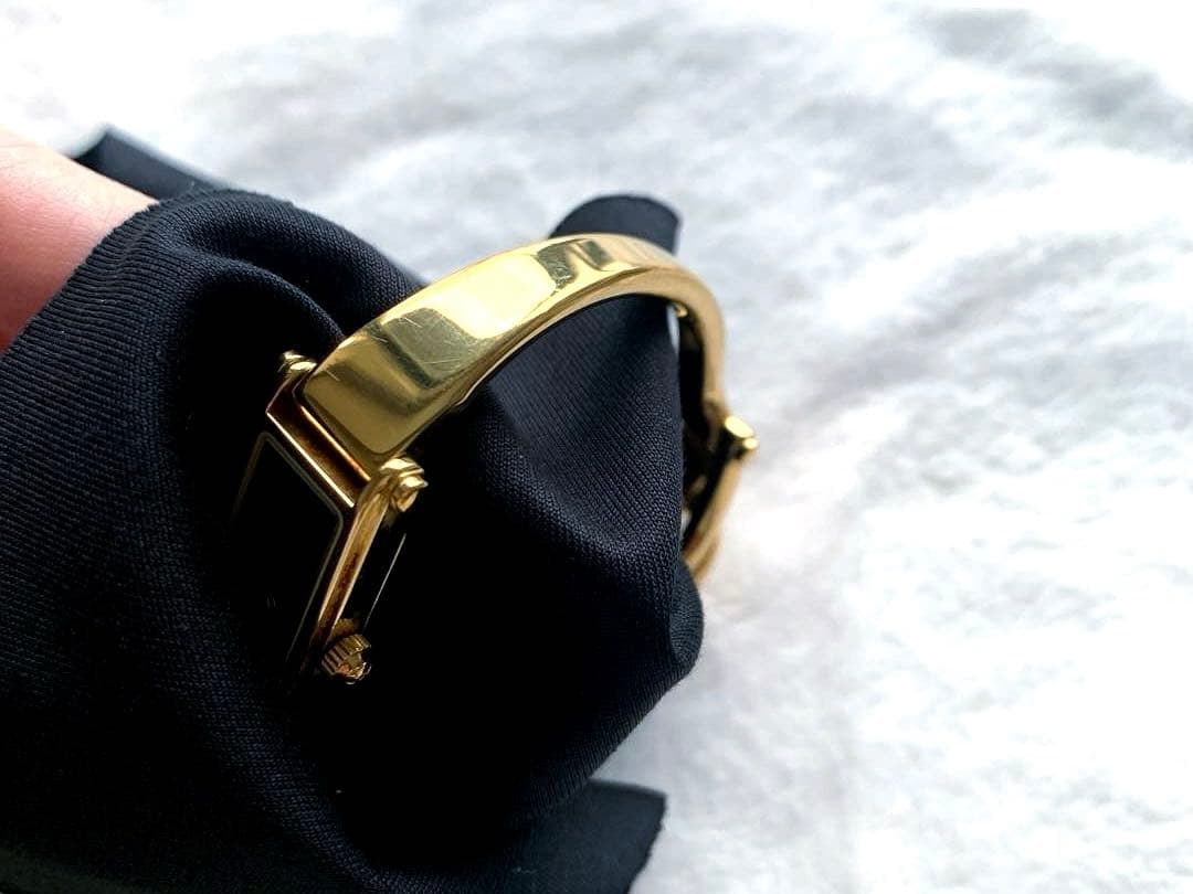 グッチ GUCCI 1500L レディース 腕時計 ゴールド×ブラック 箱付き