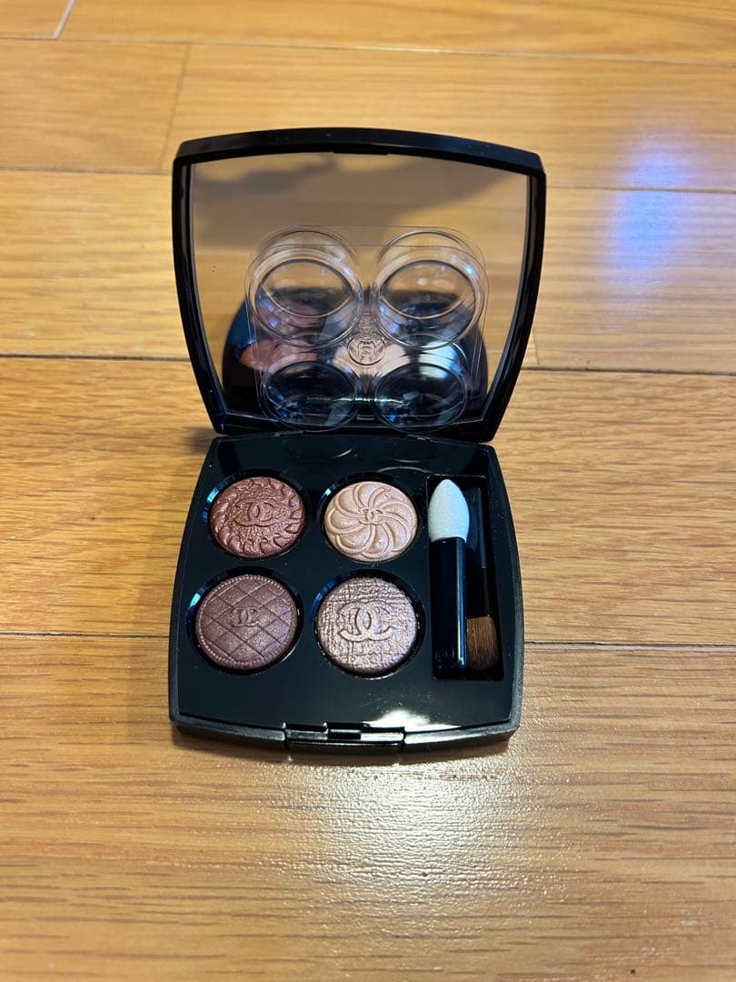 【門】Chanel／レキャトル オンブル ブトン／219ブトン クチュール