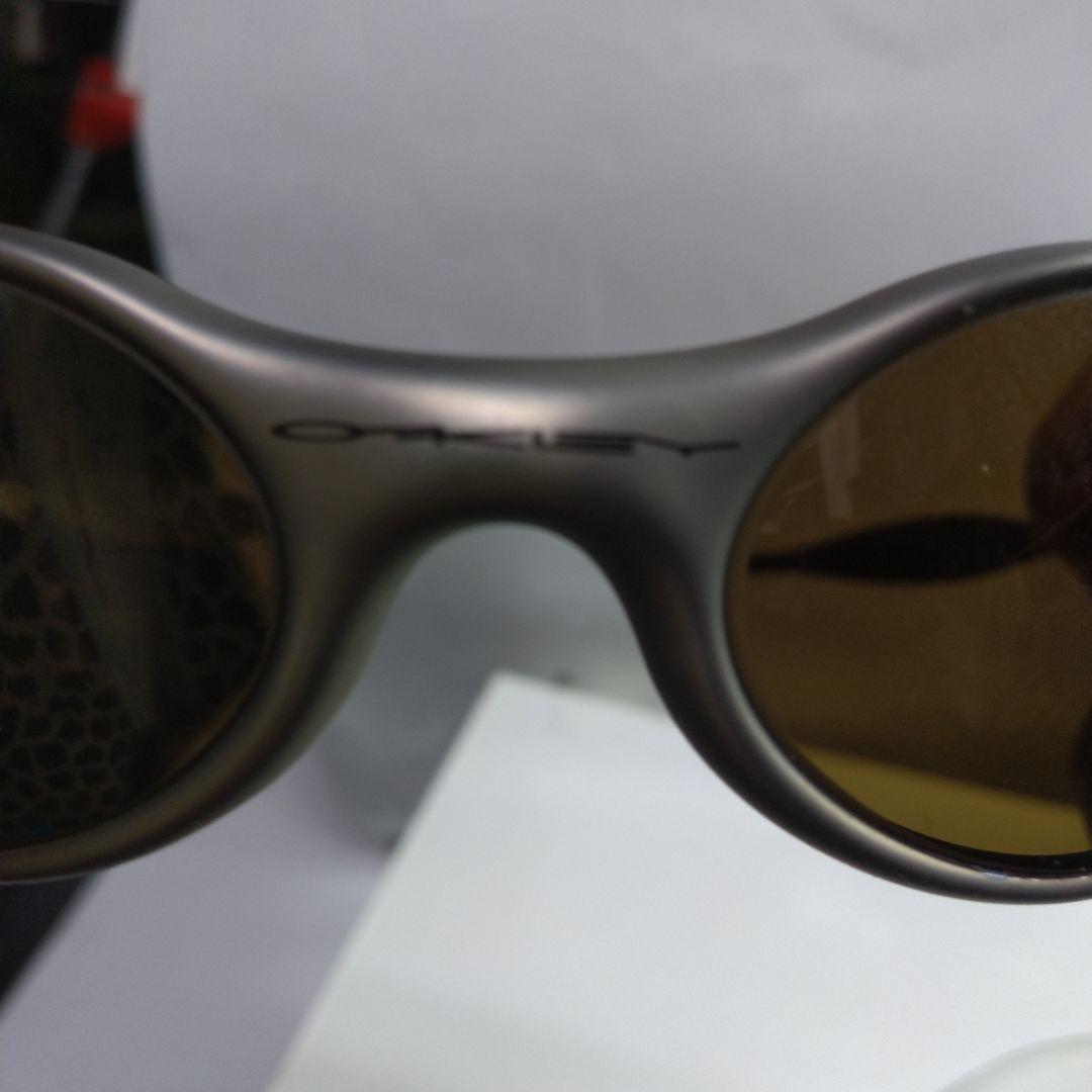 オークリーブラウンレンズ