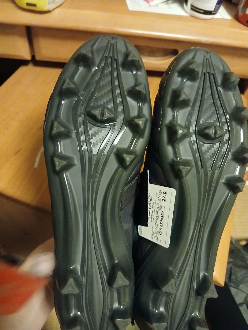 サッカースパイク モレリアネオ4β LTD