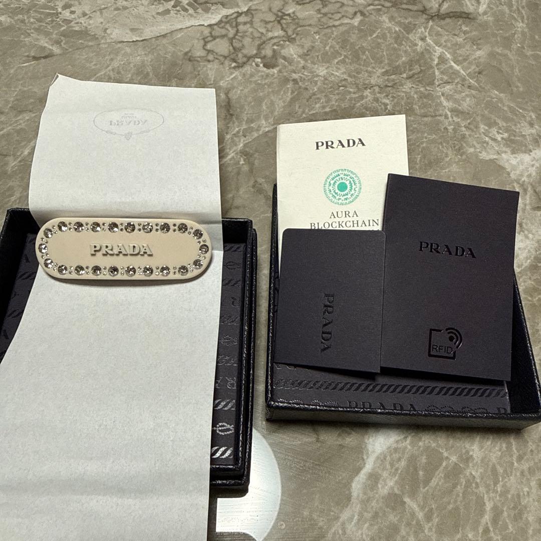 【完全正規品】PRADA アイボリー プレックス ヘアクリップ 最終値下げ‼️