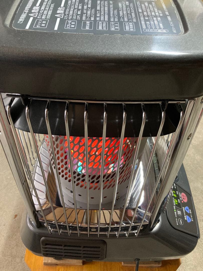 【送料無料！】業務用ストーブ　ダイニチブルーヒーターFM-102F ㉚