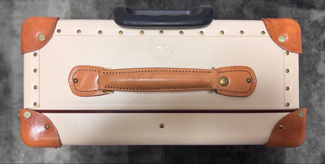 新品未使用 グローブ トロッター サファリ キャリーオン 専用カバー付