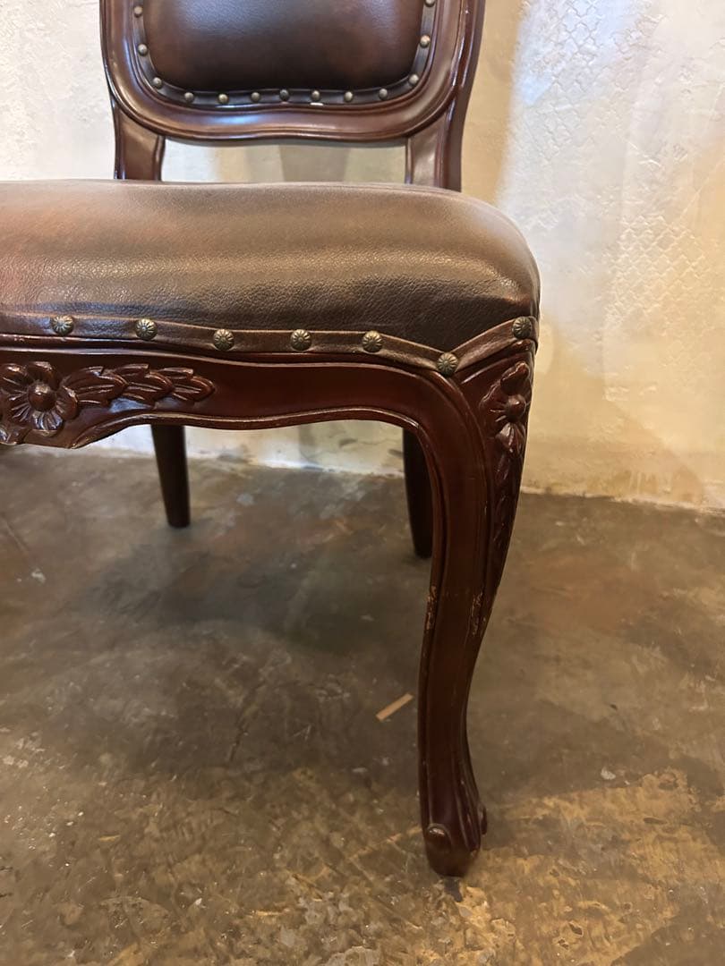 処分間近！アンティーク調 猫脚　チェア　ロココ調 彫刻 鋲 椅子ダイニングチェア