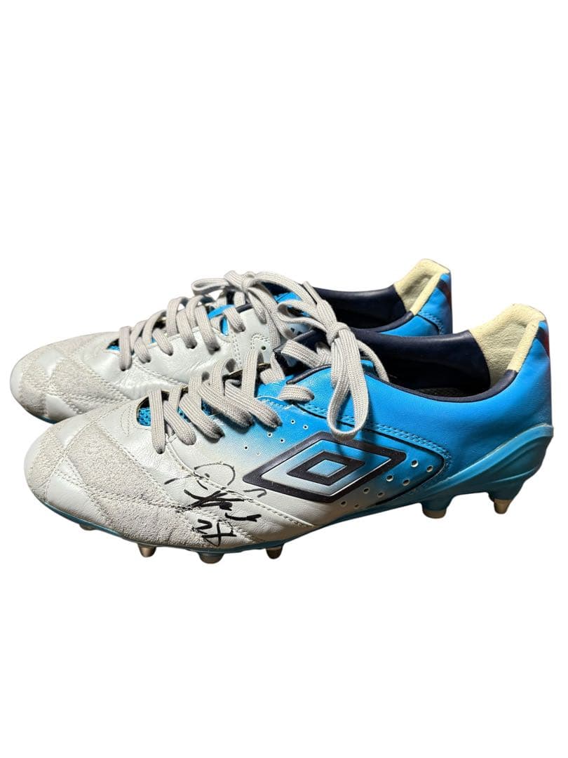 アンブロ　Umbro サッカースパイク サイン入り