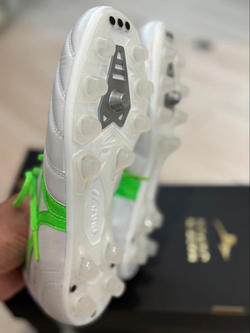 新品‼︎希少サイズ モレリア2 JAPANスーパーホワイトパール×ネオングリーン