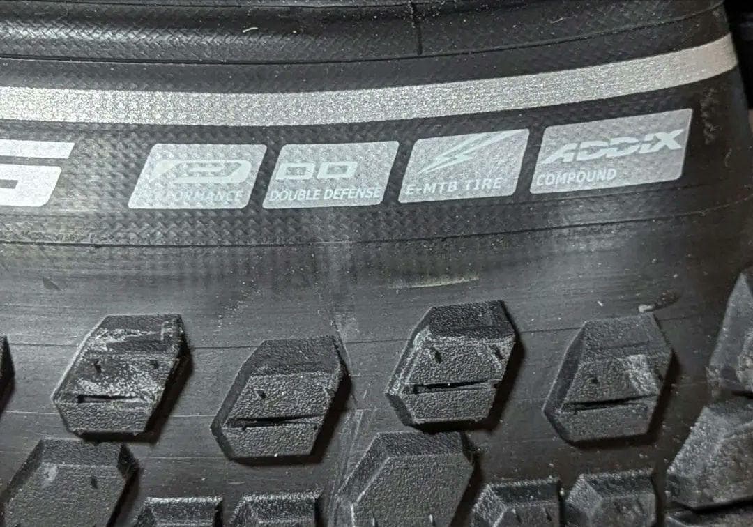 schwalbe johnny watts 29×2.60 ペア