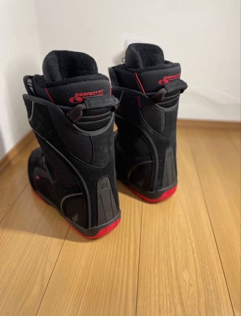 スノーボードブーツ 黒/赤　29cm