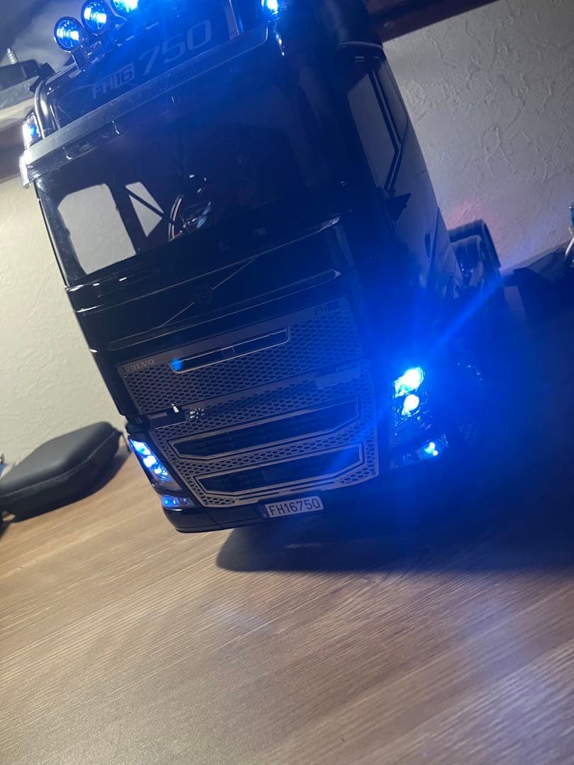 タミヤ1/14 ボルボ FH16 トレーラーヘッド フルオペ 土日限定価格