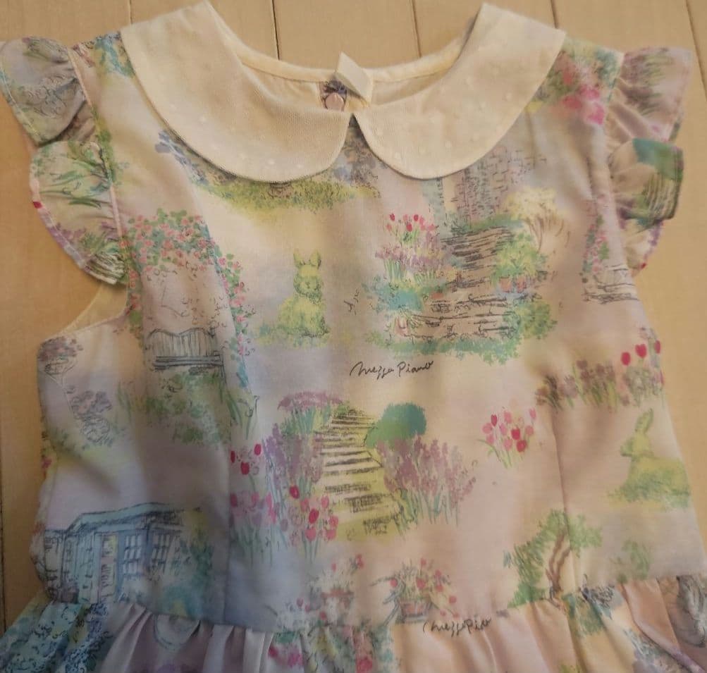 miho様ご商談中。美品!！メゾピアノ　ガーデン柄ワンピース　130cm