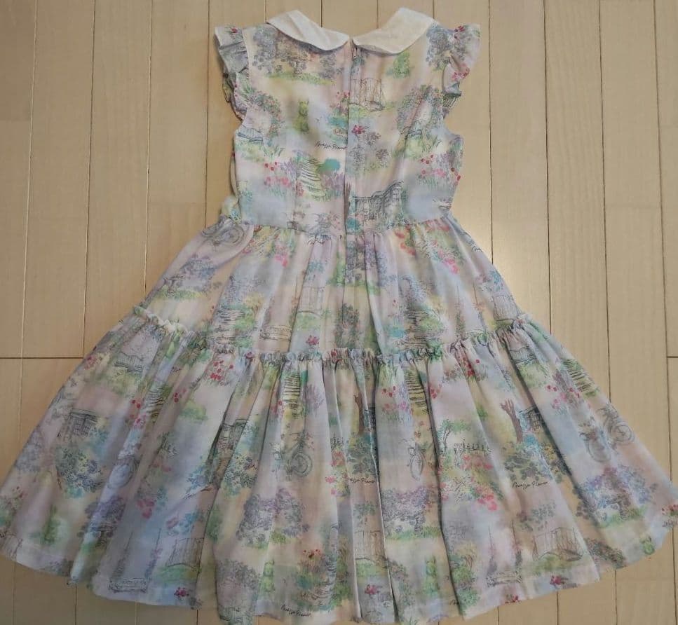 miho様ご商談中。美品!！メゾピアノ　ガーデン柄ワンピース　130cm