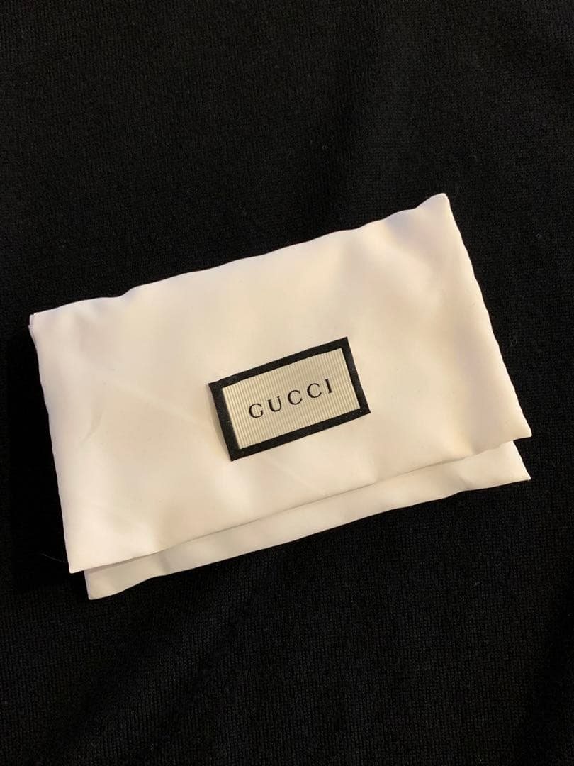 【GUCCI 】 ブラックレザー 蜂ロゴ キーケース