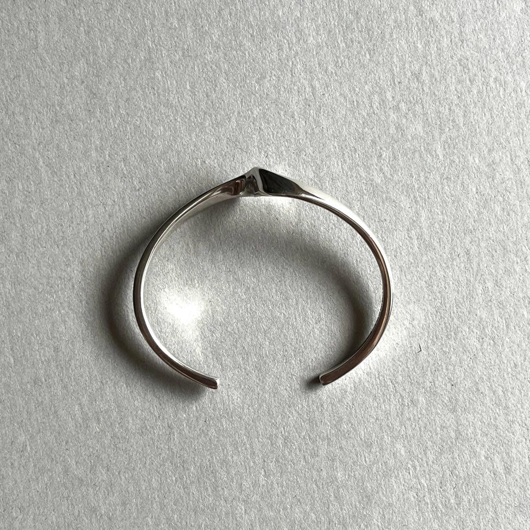 PHILIPPE AUDIBERT ／ツイスト華奢バングル