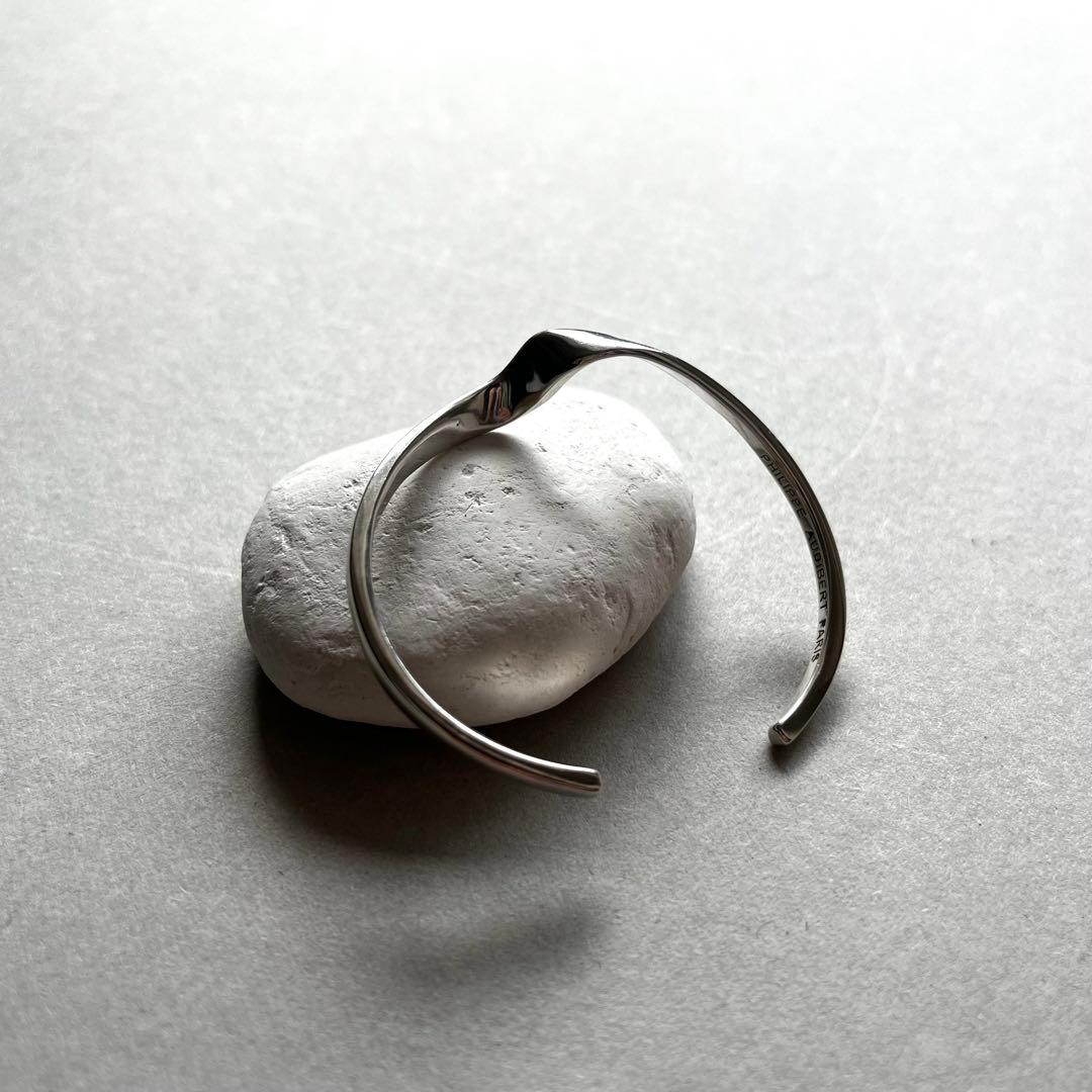 PHILIPPE AUDIBERT ／ツイスト華奢バングル