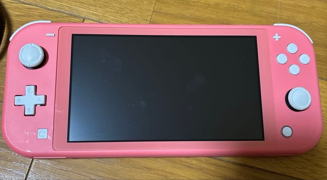 Switchライト　コーラル