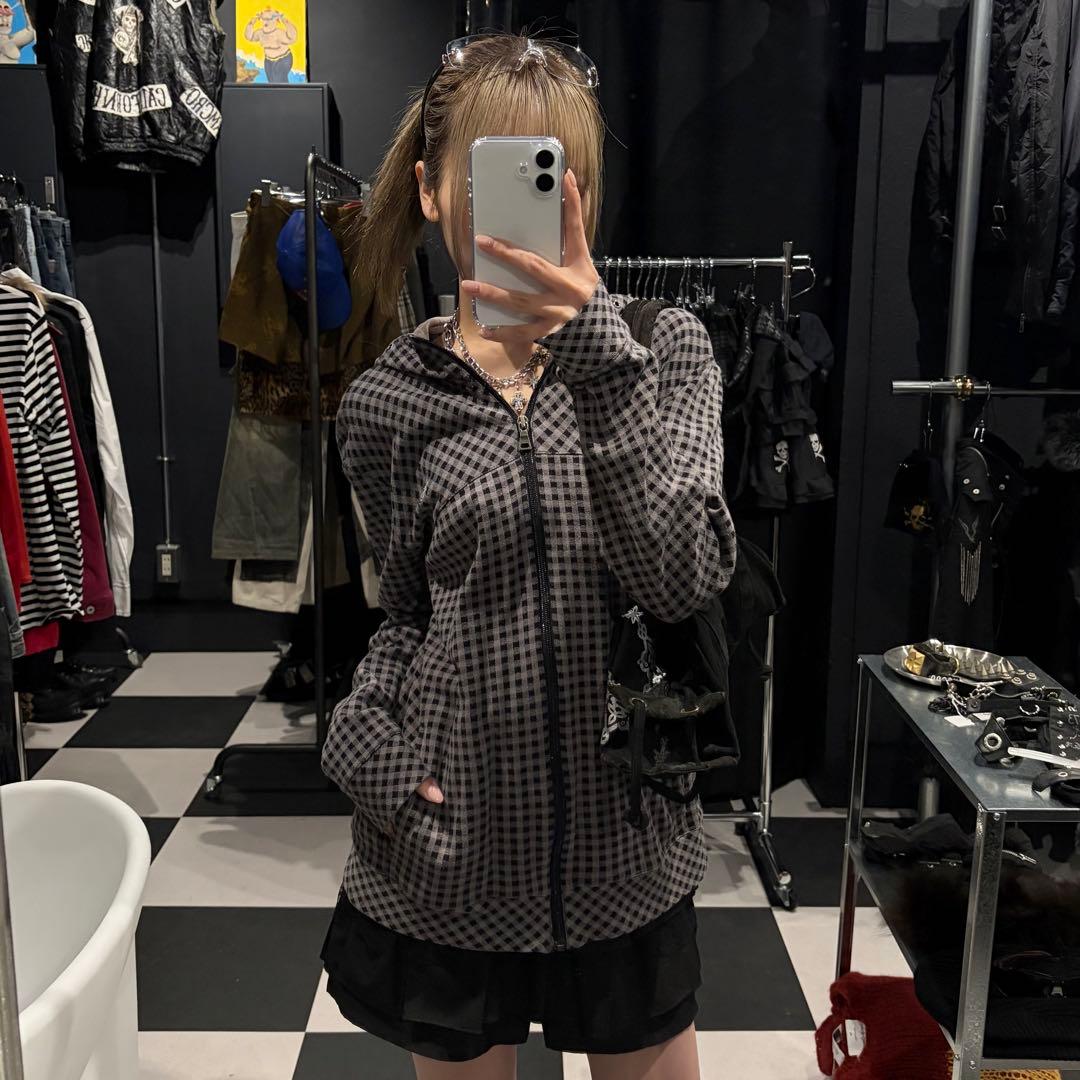 Burberry バーバリー　チェックパーカー　ロゴ入り　ハイネックデザイン