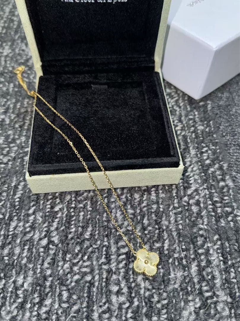 n Cleef & Arpelsヴァンクリーフ＆アーペルアルハンブラ ネックレス