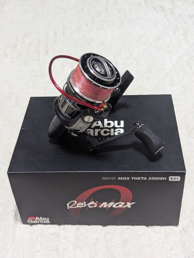 Abu Garcia Revo MGX Theta 2500SH　MGX θ