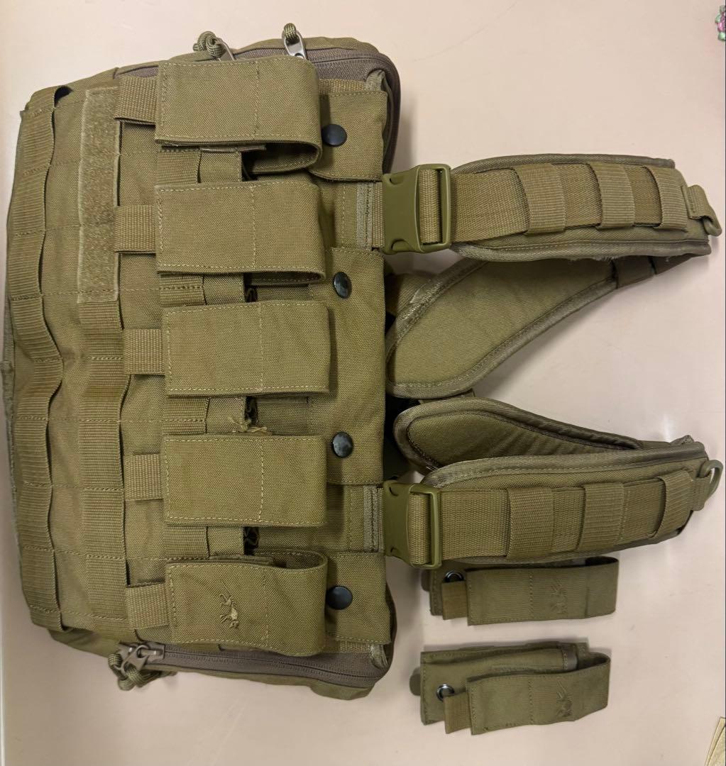 タスマニアンタイガー　チェストリグ　マガジンポーチ