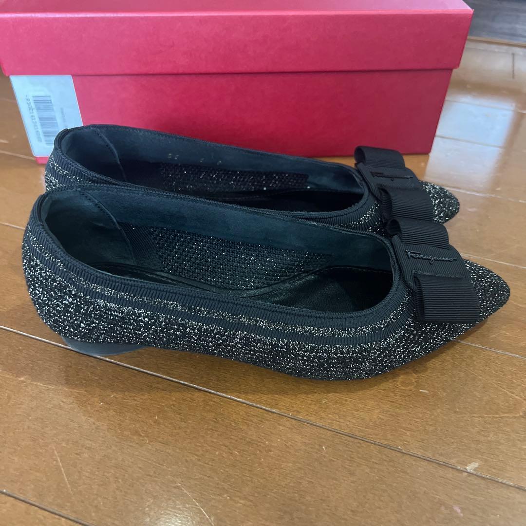 Salvatore Ferragamo ブラック フラットシューズ　6 23.5