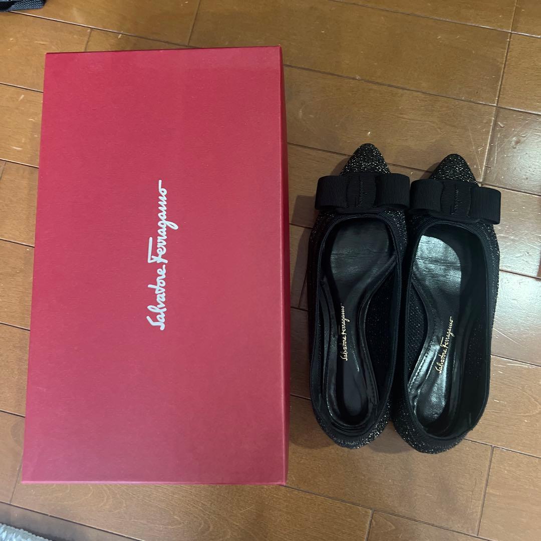 Salvatore Ferragamo ブラック フラットシューズ　6 23.5
