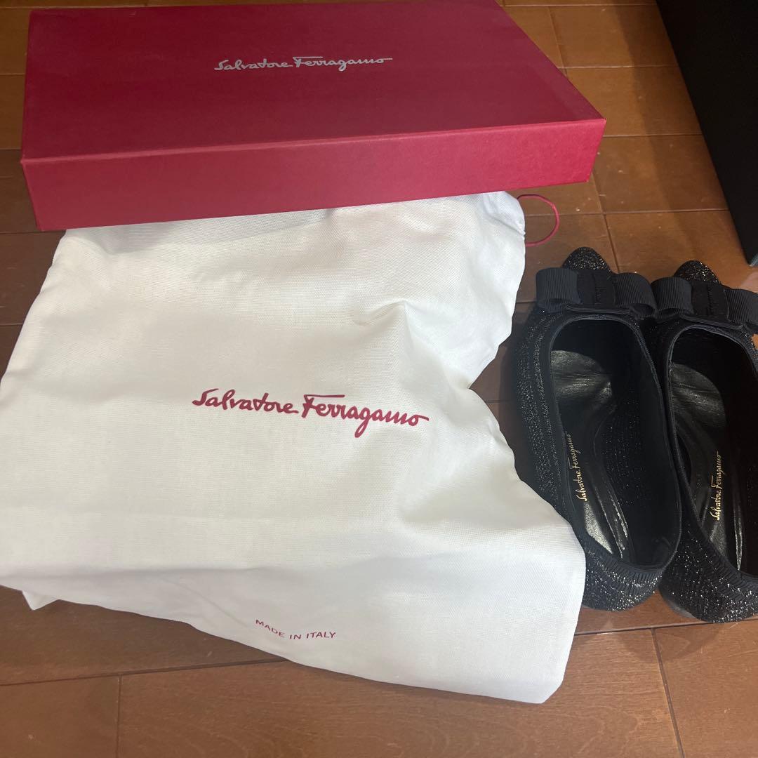 Salvatore Ferragamo ブラック フラットシューズ　6 23.5