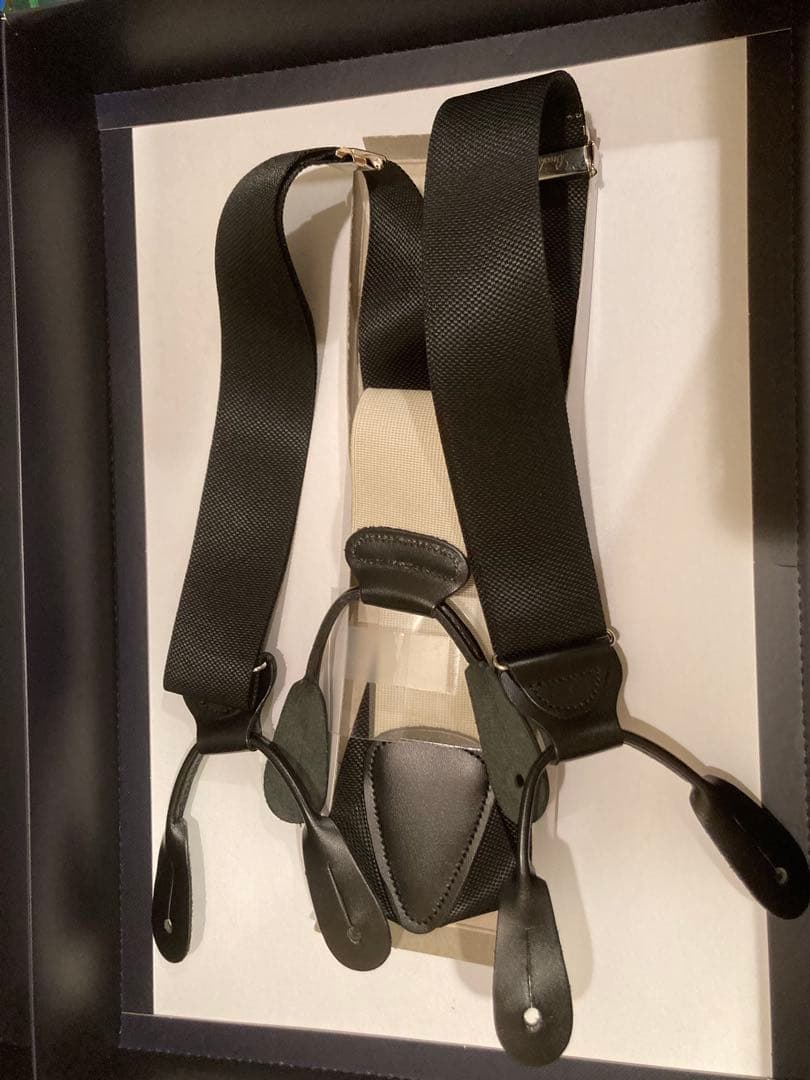 タキシード用4点セット蝶タイ、カマーバンド、サスペンダー、チーフ