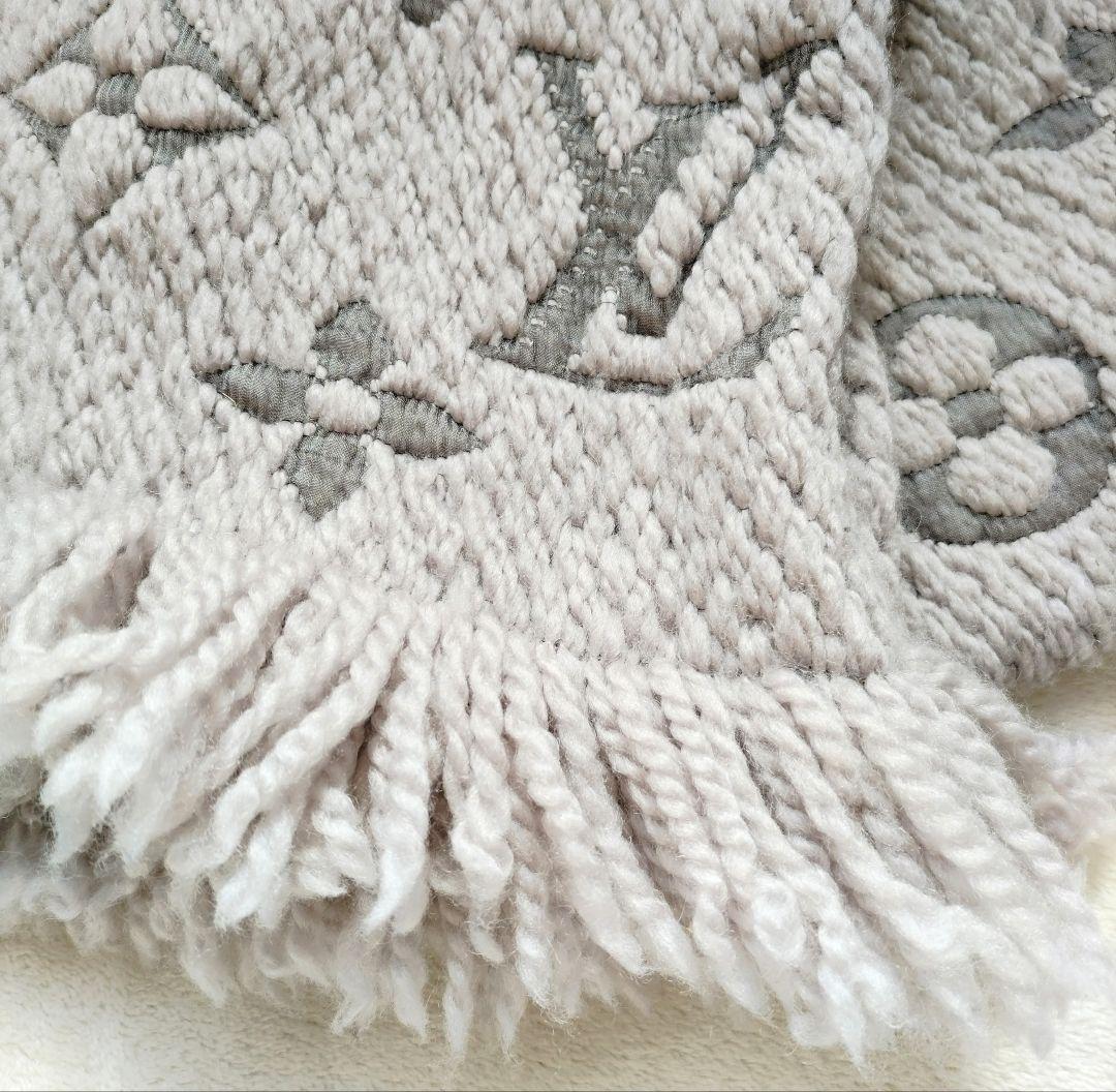 本日限定！500円引き　LOUIS VUITTON　 エシャルプ　ロゴマニア