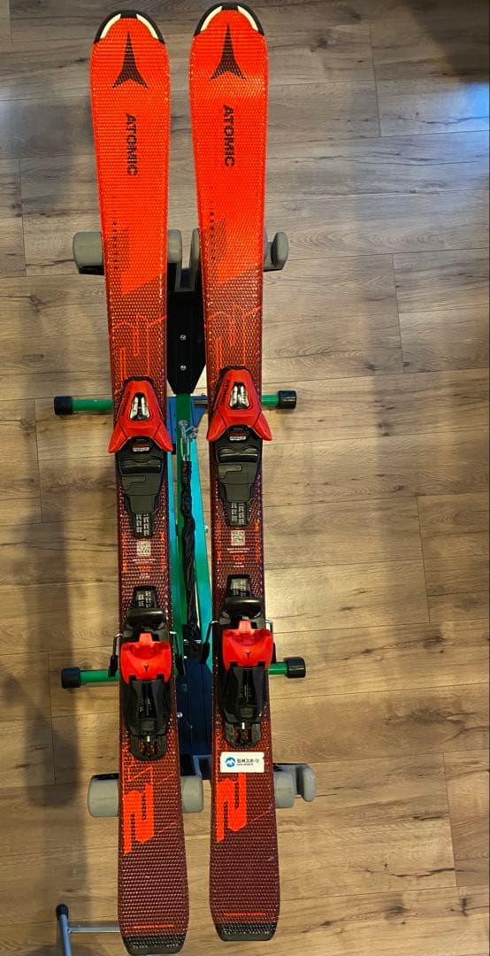 Atomic スキー板 レッドスターｊｒ　ビンディング付き