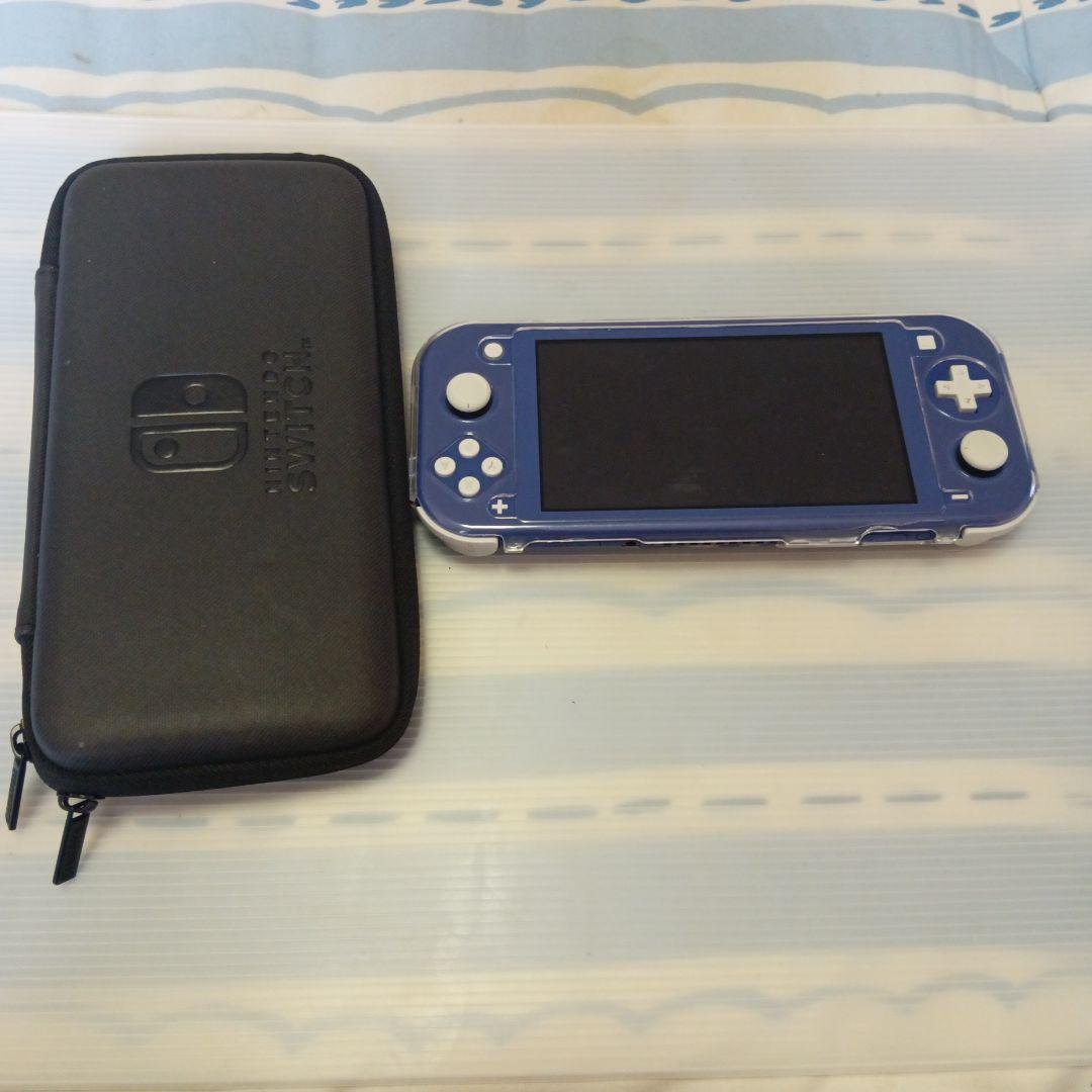 Y*r様 ト*ケ様 任天堂スイッチライト　本体ブルー