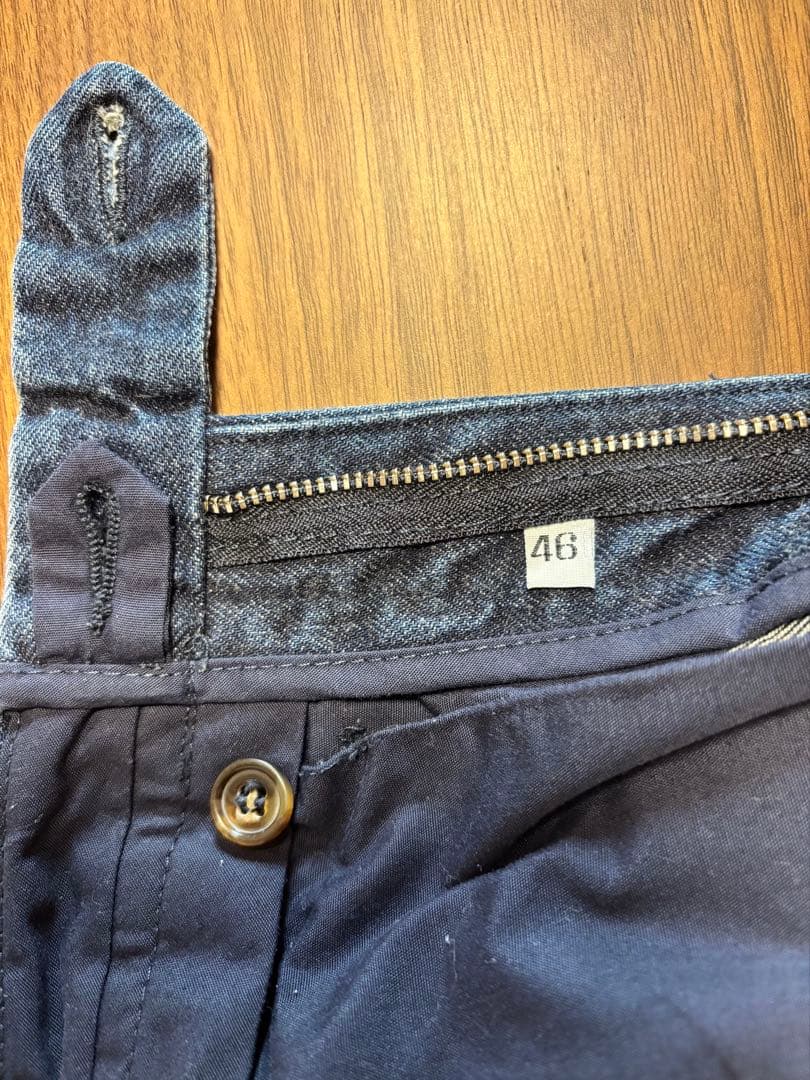 ロータスポーツのデニム スラックス