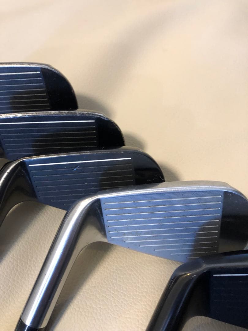 【送料込み】希少スリクソン Z945 ブラック 《 数量限定品 》アイアン