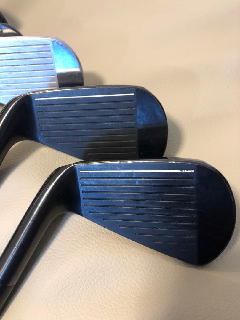 【送料込み】希少スリクソン Z945 ブラック 《 数量限定品 》アイアン