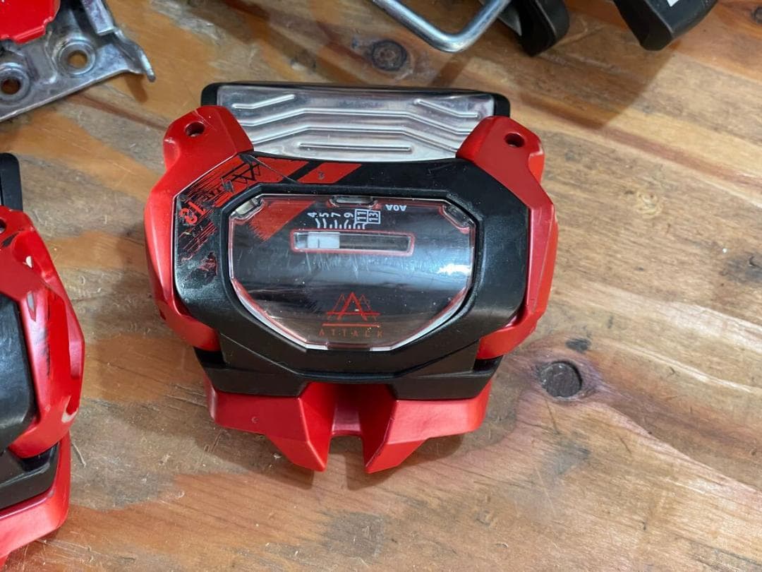 TYROLIA チロリア アタック 13 赤　取付ジグ付き　ブレーキ幅選択可